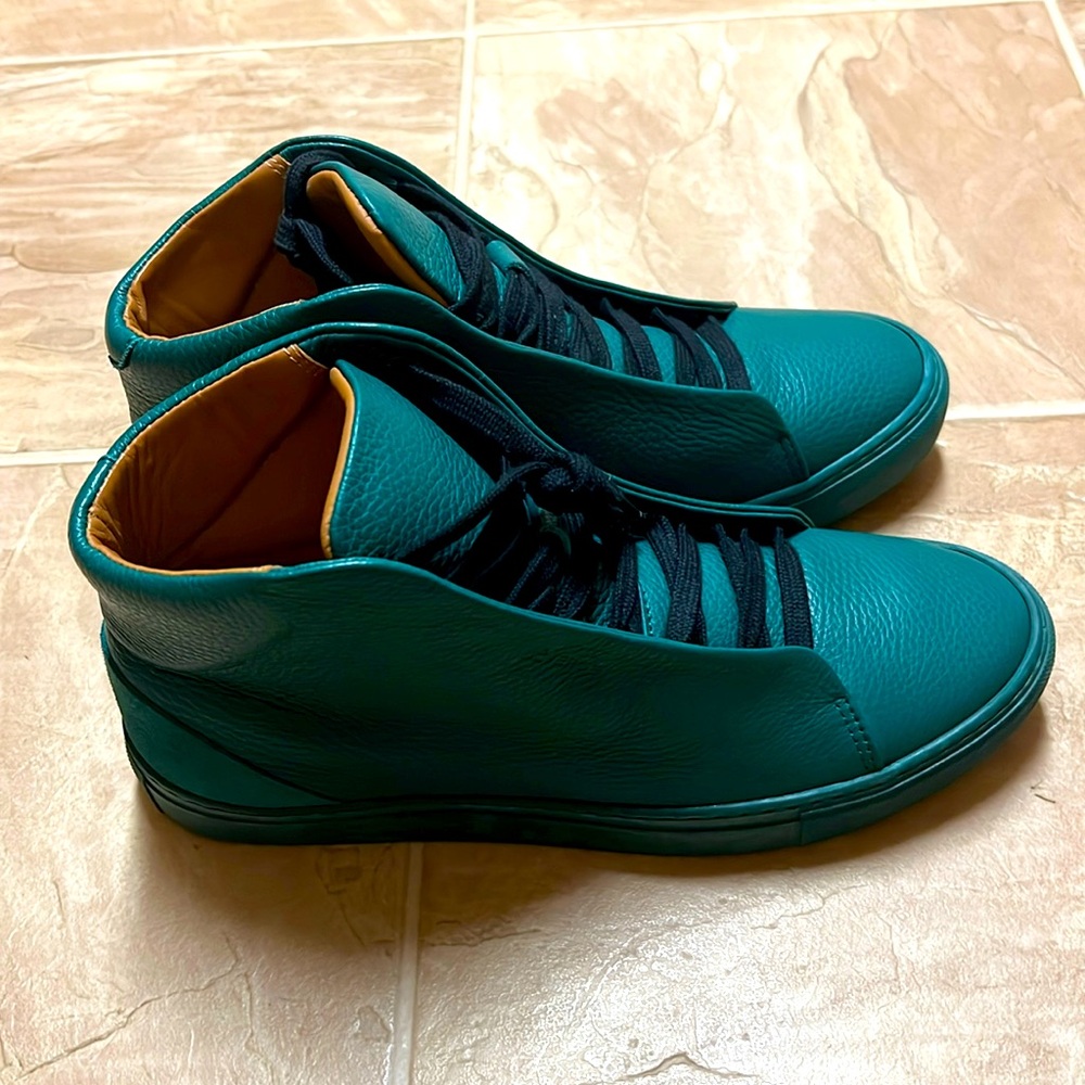 V2 Emerald Green Floater never worn size EU 43 US 9.5